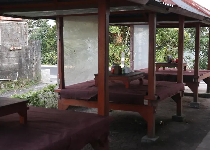 Puncak Giri Nature Campo de lujo Gitgit